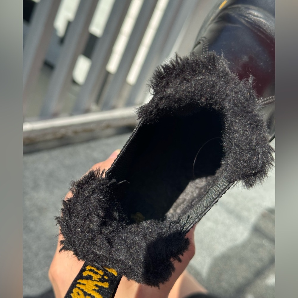 Dr. Martens Leonore fur Boots - Picture 6 of 9